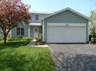 804 Idaho St, Carol Stream, IL 60188