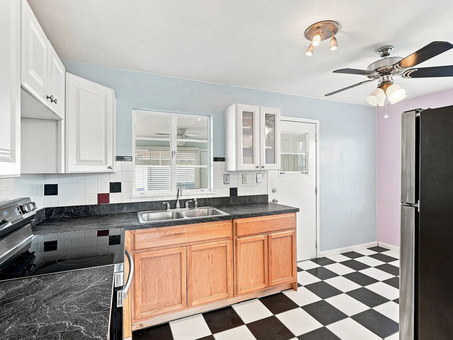 2 bed, 888 sqft, $2,500 — Photo 4