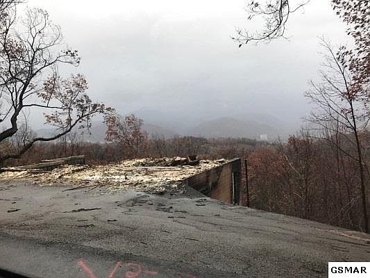 1st image of 832 N Skyline Dr