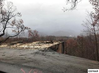 832 N Skyline Dr, Gatlinburg, TN 37738