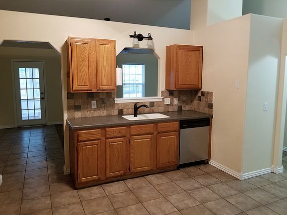 5th image of 2230 Oaklawn Ave