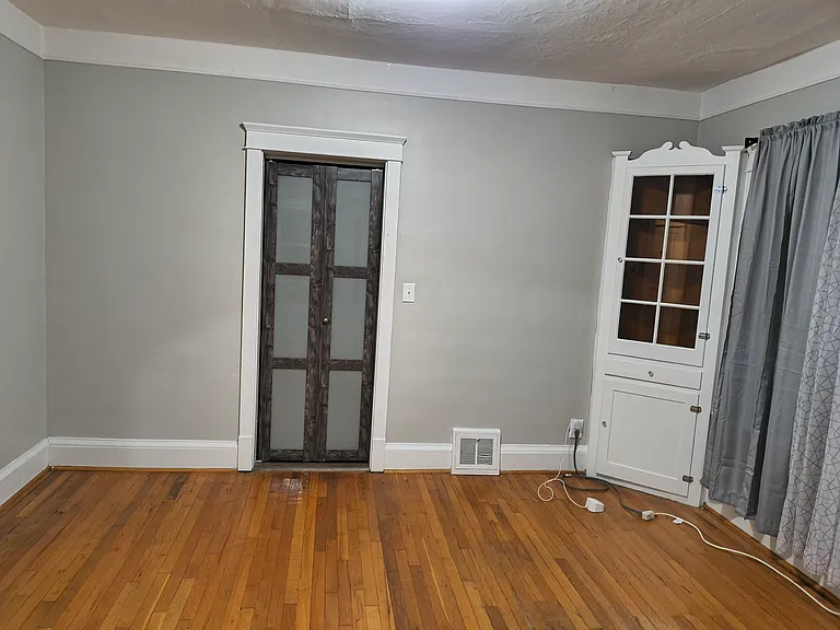 1440 Larchmont Ave #UPPER — Photo 20