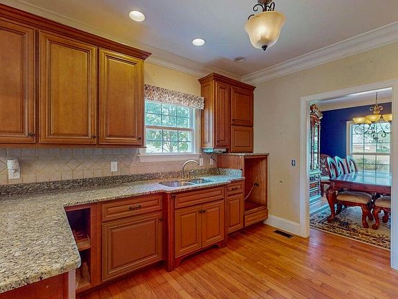 4th image of 355 Leatha Ln NW