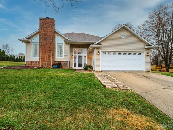 9460 Westridge Dr, Hickory, NC 28601