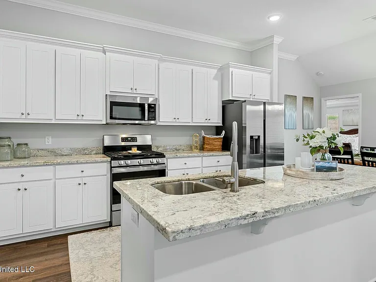 572 Silver Hill Dr — Photo 7