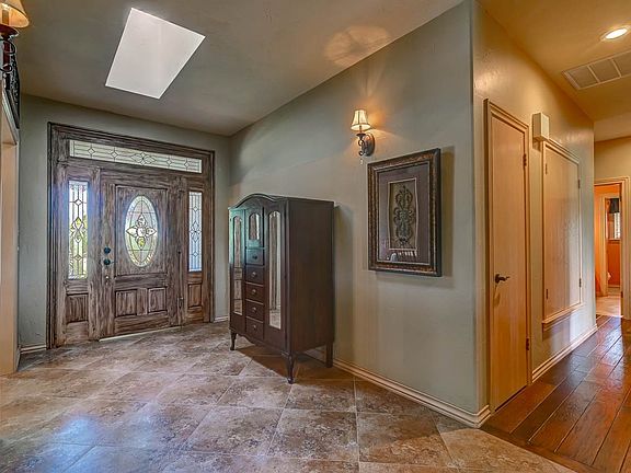 3rd image of 4015 Timberline Dr
