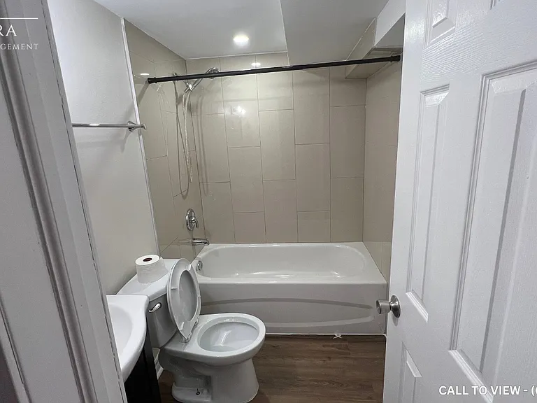 433 Crerar Ave #2 — Photo 6