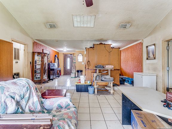 2nd image of 15803 Blackhawk Blvd