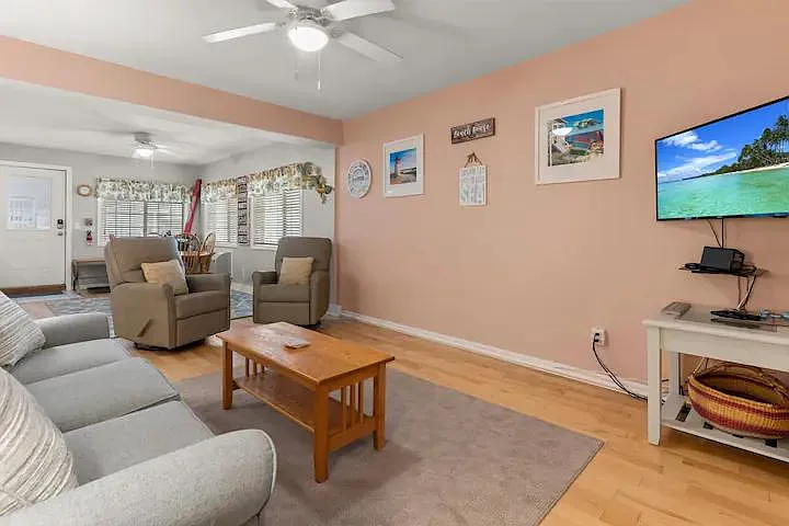 6 Ashworth Ave #1 — Photo 19