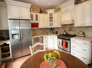 14 W 44th St FLOOR 2, Bayonne, NJ 07002