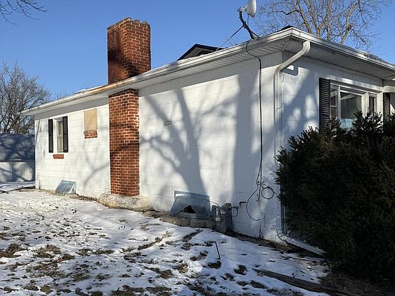 4th image of 302 W Marion St
