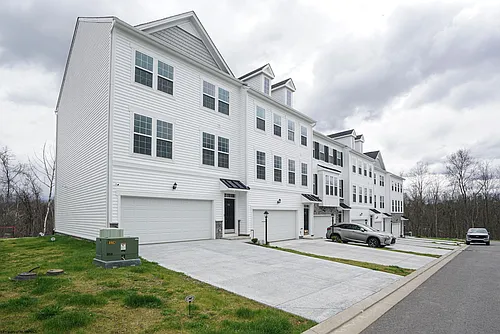 75 Dover Ct #75 Photo 1