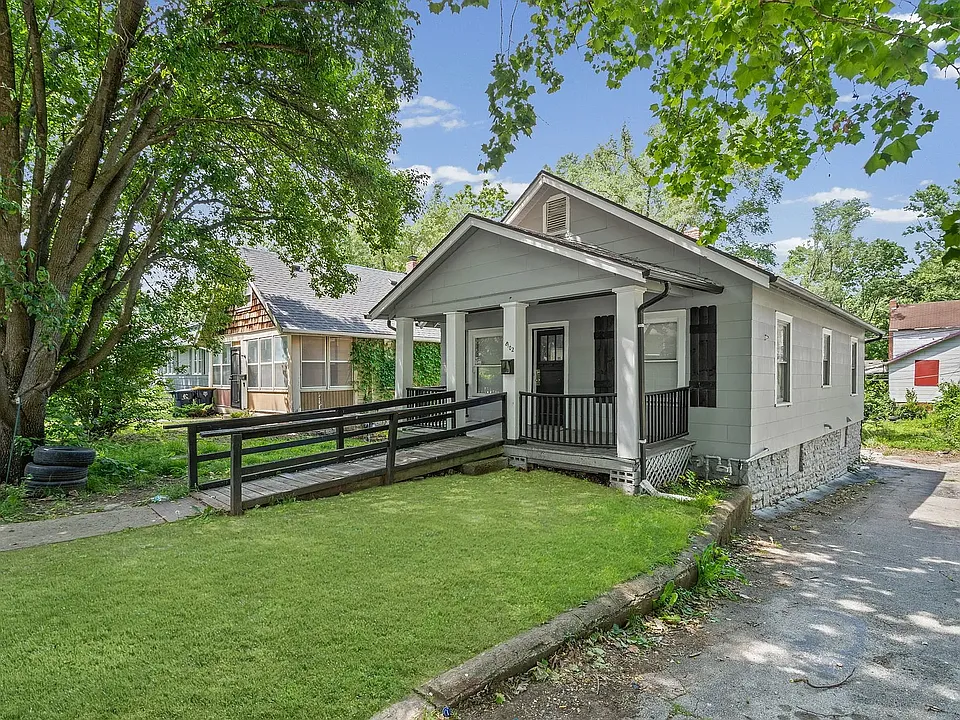 8102 Highland Ave