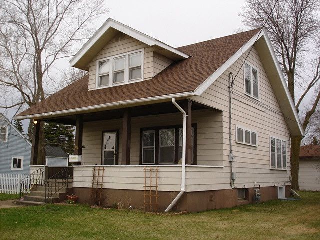 1st image of 125 25th Ave N