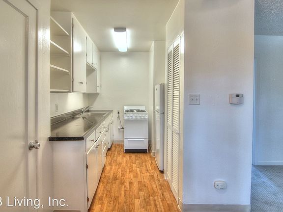 3rd image of 593 Saratoga Ave APT 05
