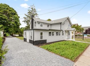 2526 Grand Ave, Baldwin, NY 11510