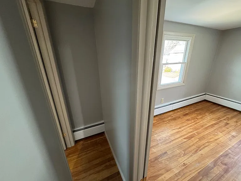 10 Hardy Ave — Photo 10