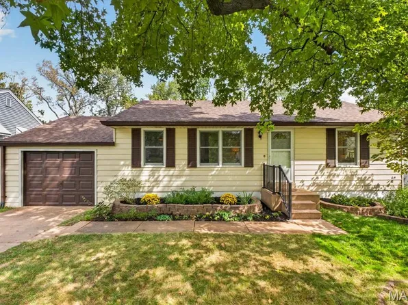 10819 Lawnbrook Dr, Saint Louis, MO 63123