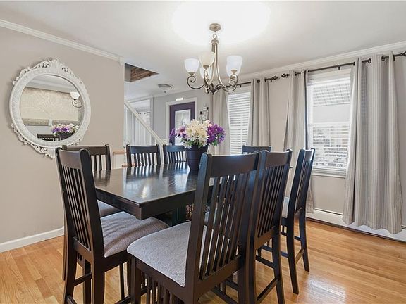 3rd image of 21 Sarah Ln