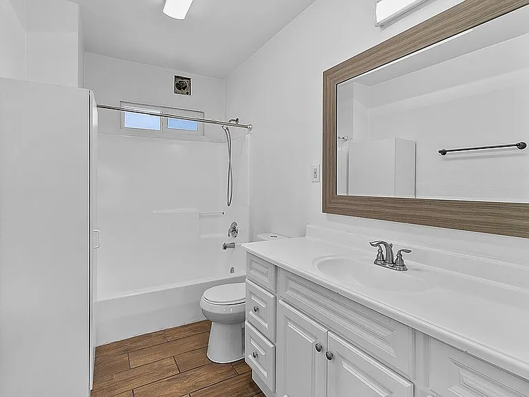 506 Louviers Ave — Photo 11