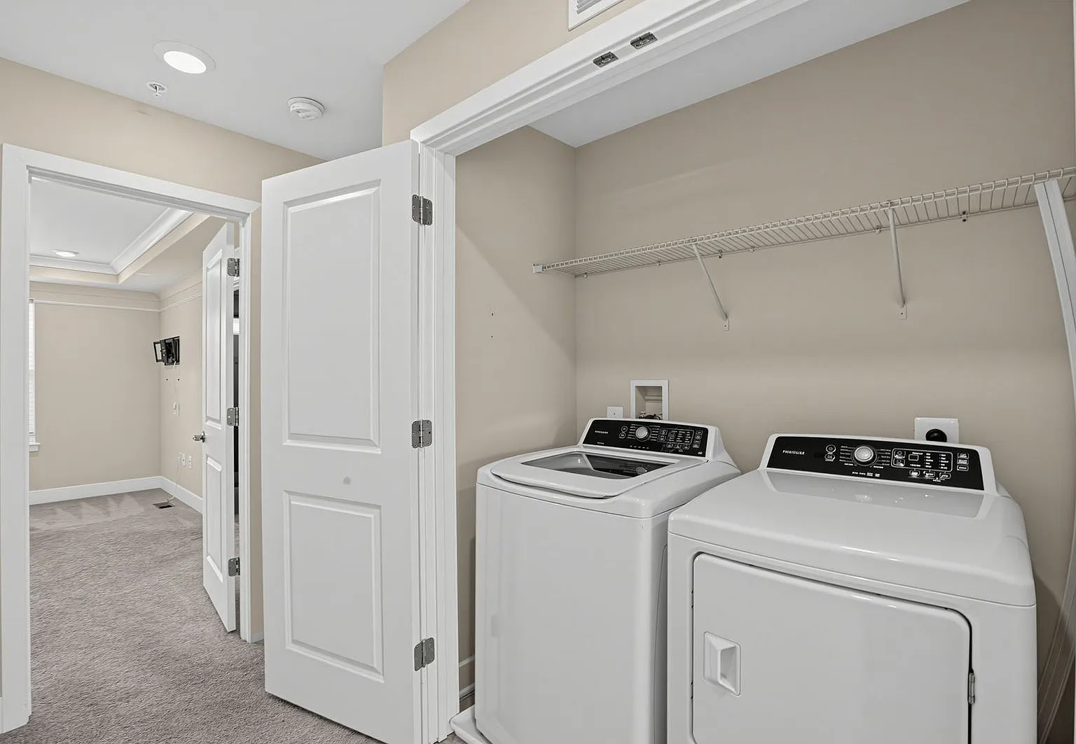3 bed, 3.5 bath, 2688 sqft, $3,300 — Photo 4