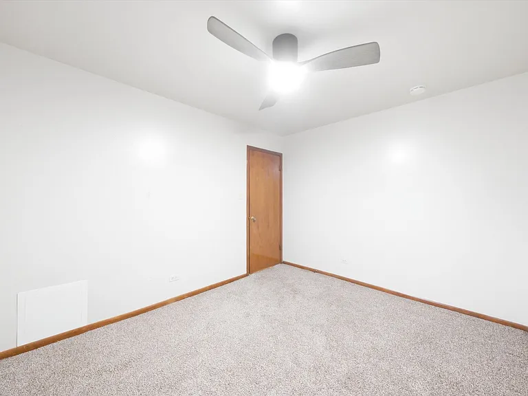 2521 Lewis St — Photo 12