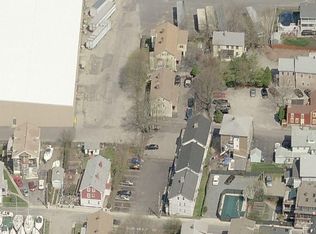 21 Sisson St, Warren, RI 02885