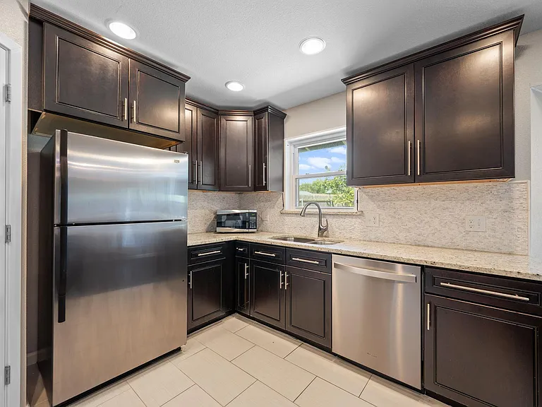 8511 Daleview Dr — Photo 11