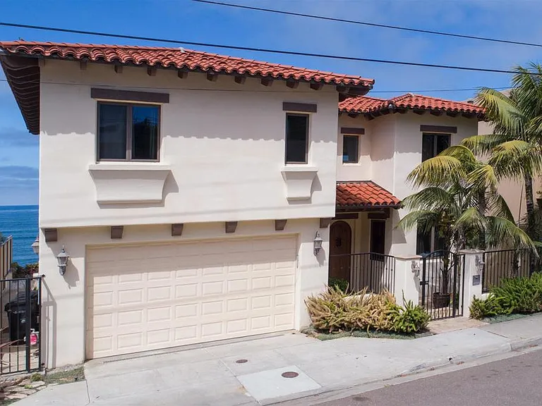 5556 Calumet Ave — Photo 32