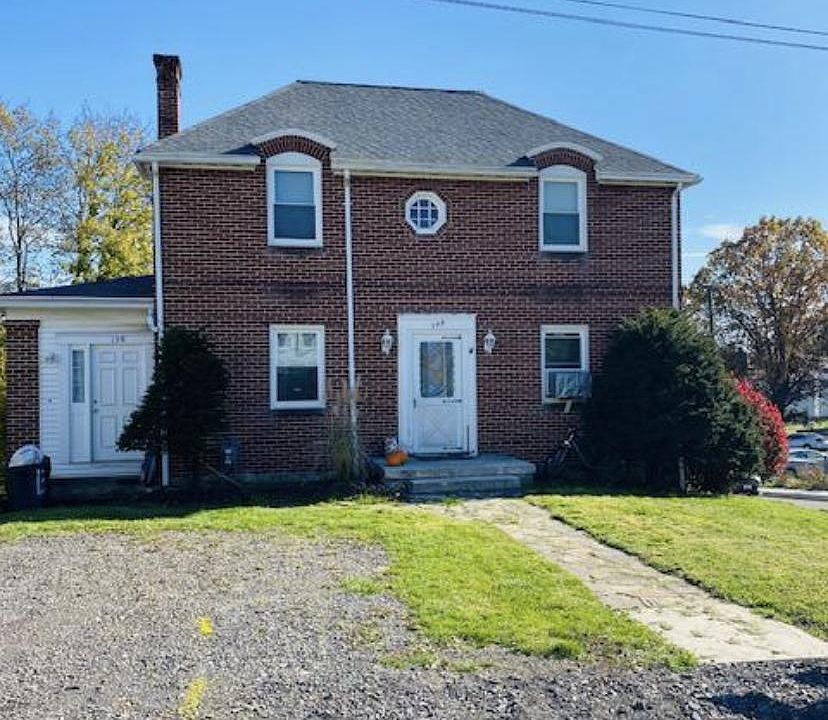2nd image of 138 Wood St