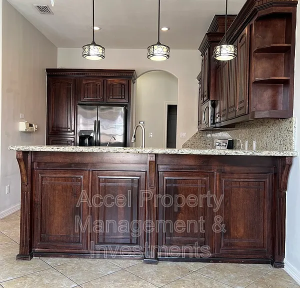 2301 N 46th St — Photo 7