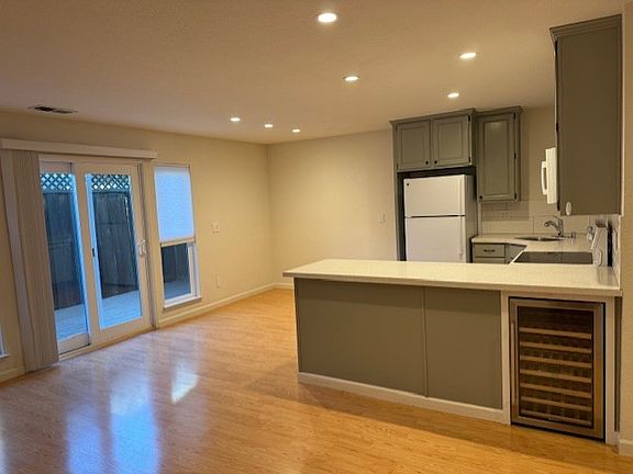 5th image of 511 N San Mateo Dr