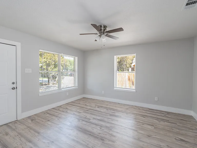 5914 Asbury Ave #A — Photo 10
