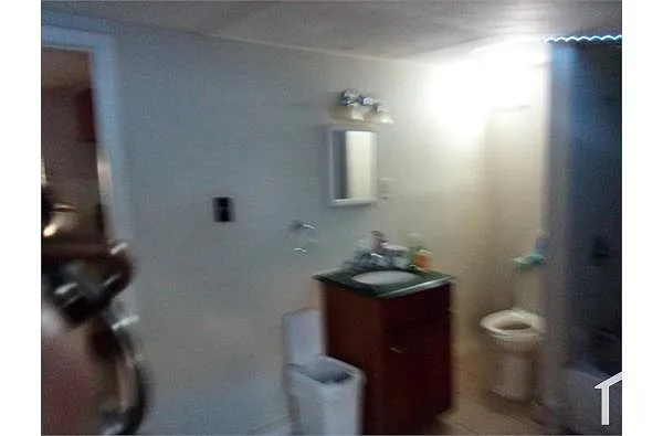 Building Photo - 32 Sanford Ave #2