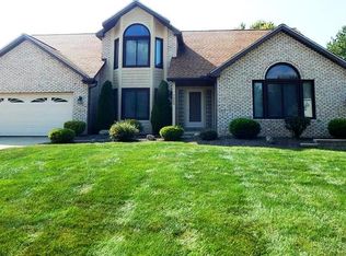 7552 Pleasant Run Dr, Seven Hills, OH 44131