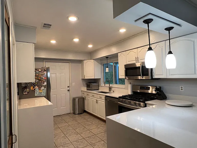 3452 NW 52nd Ave — Photo 6