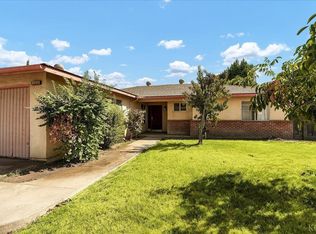 2939 W Country Ave, Visalia, CA 93277