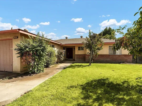 2939 W Country Court, Visalia, CA 93277