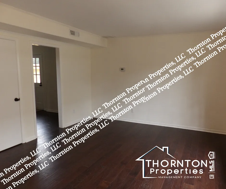 2 bed, $850 — Photo 2