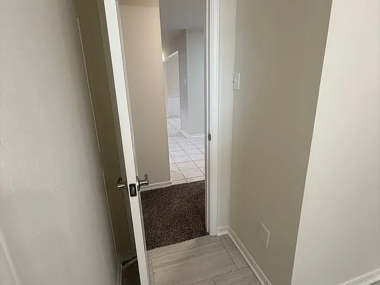 206 Cambridge Rd — Photo 29