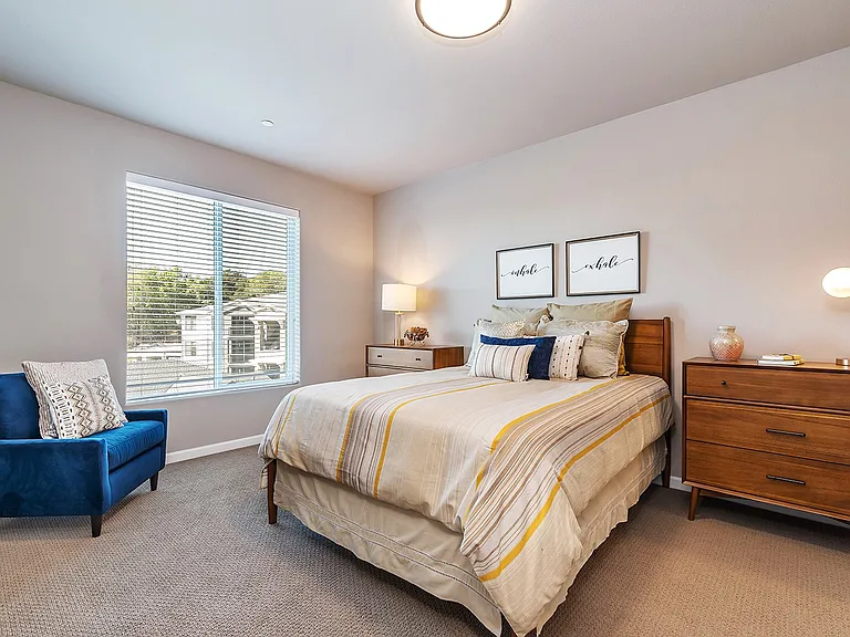 Canyon Oaks Luxury Apartments — Photo 15