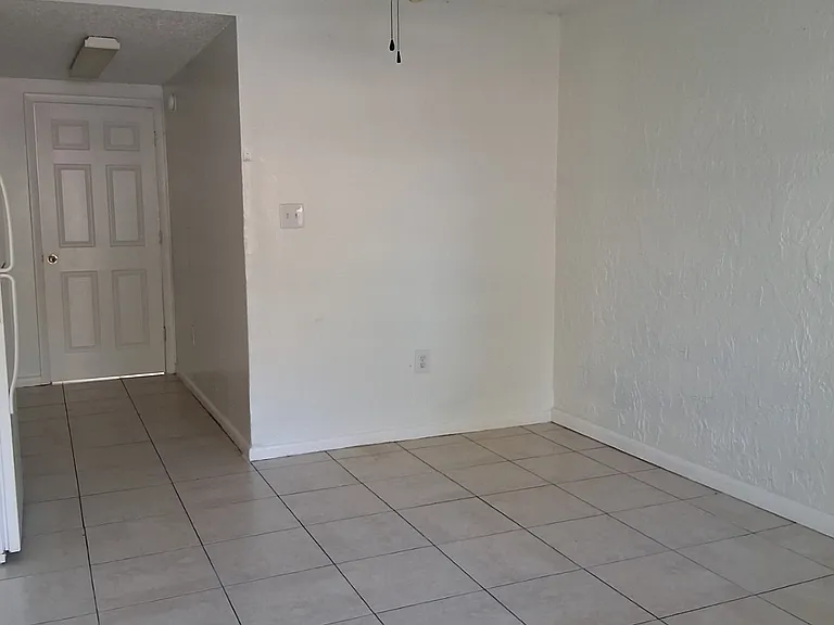 27 W Crystal Ave #203 — Photo 3
