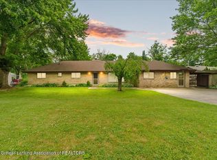 918 Bon Air Rd, Lansing, MI 48917