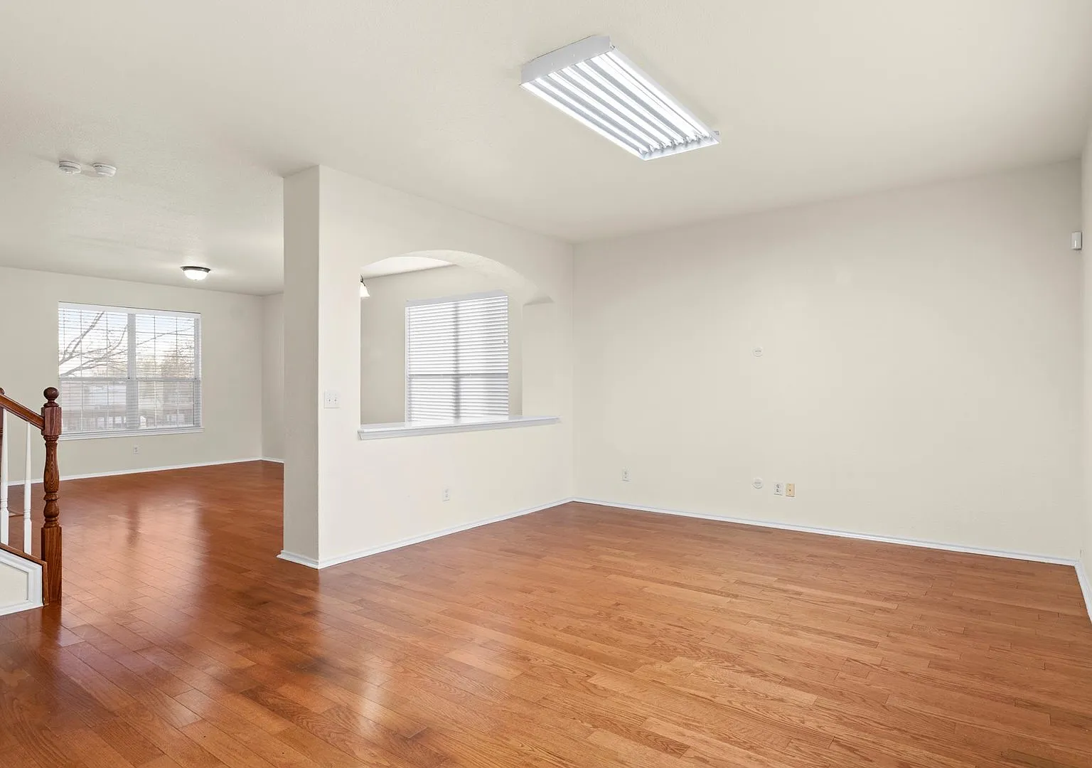 3 bed, 2.5 bath, 2440 sqft, $1,850 — Photo 3