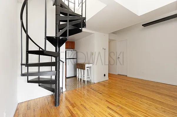 Rented by R New York | media 11