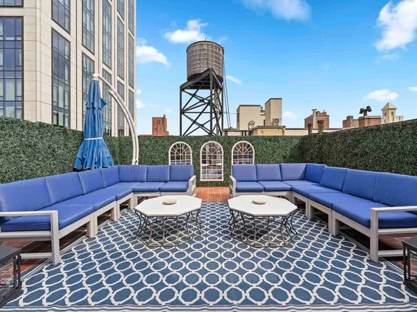 419 East 57th Street image 4 of 29