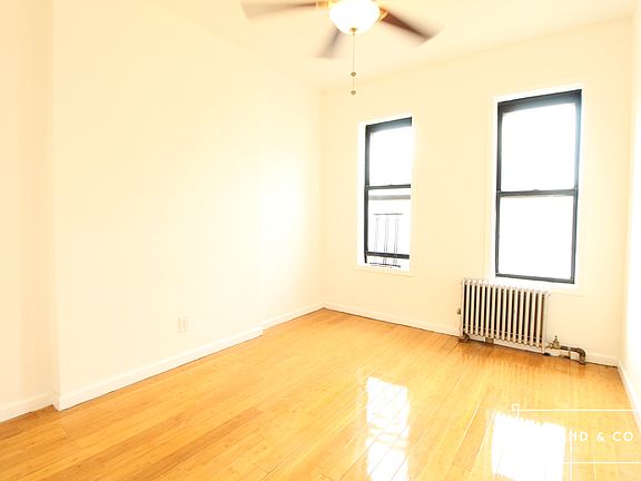 3rd image of 534 Graham Ave APT 13