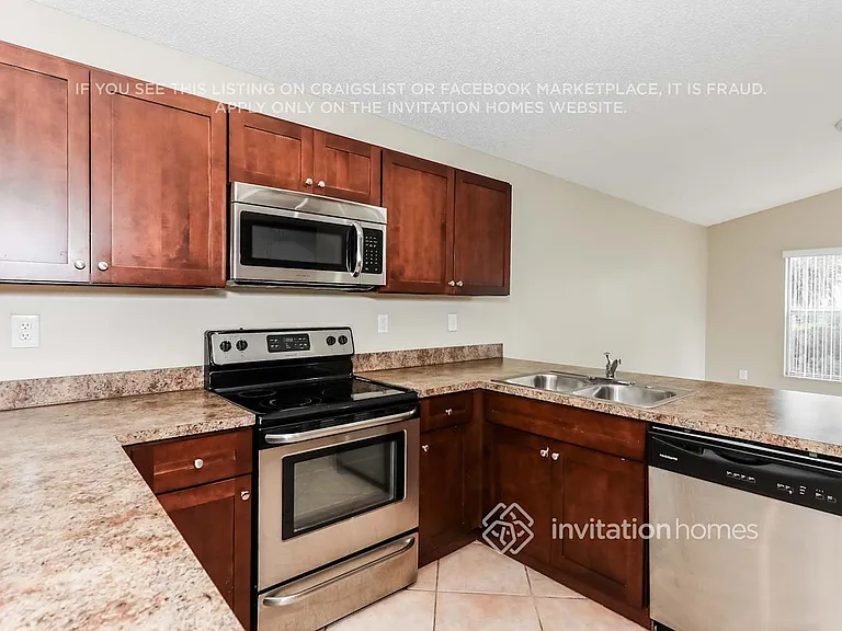 16575 NW 10th St — Photo 10