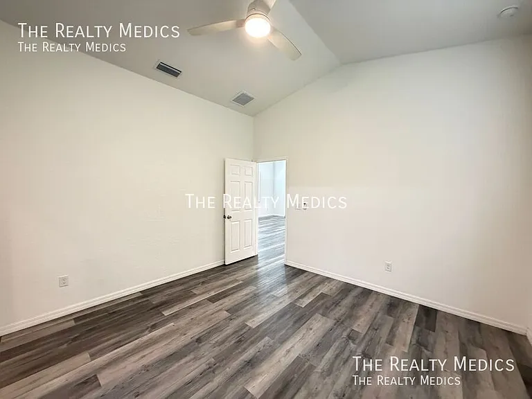 10 Locust Run Cir — Photo 15