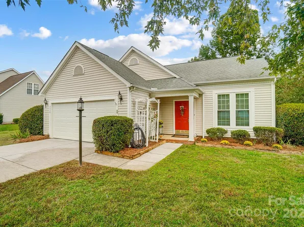 2230 Coatsdale Ln, Matthews, NC 28104